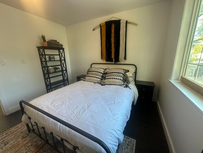 Photo - 1258 Mistletoe Ln