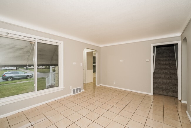 Photo - 18505 Maple Heights Blvd