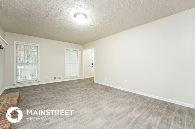 Photo - 180 Wills Way