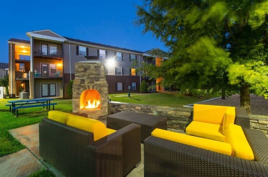 Campus Crossings Off Student Housing Apartments