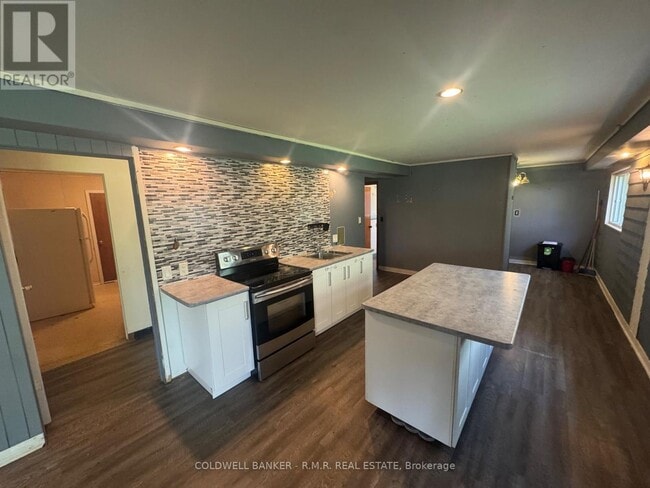 Photo - 913 Walnut Ct
