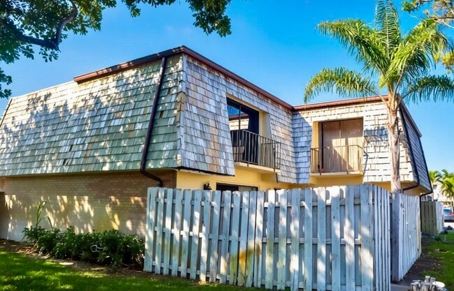 Building Photo - 194 Lake Arbor Dr