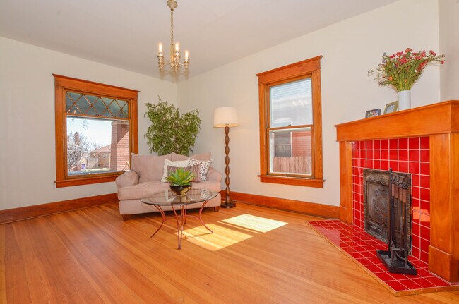 Photo - 3837 King St Casa