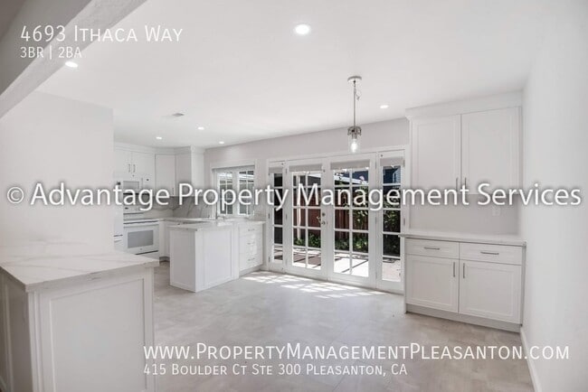 Photo - 4693 Ithaca Way