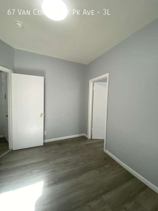 Photo - 67 Van Cortlandt Park Ave Unit 3L