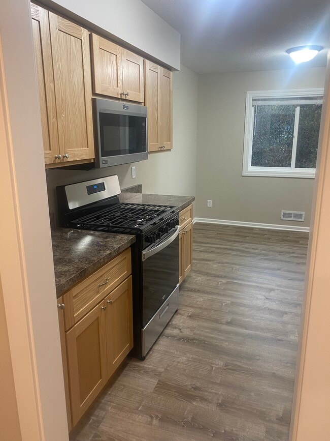 Photo - 15468 Pennock Ln