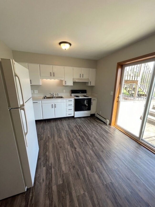 Building Photo - 1344 Meadow Ln Unit B