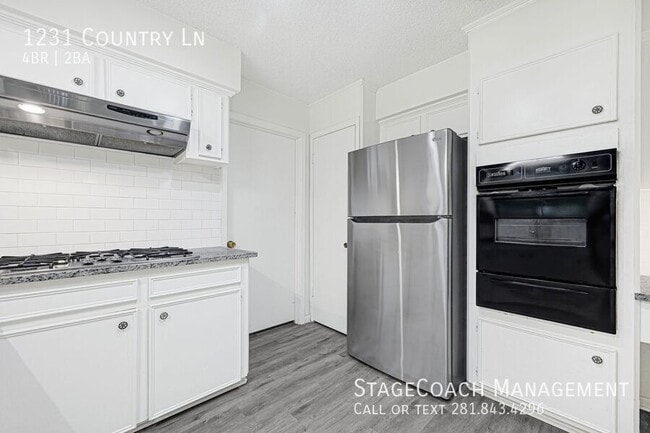 Photo - 1231 Country Ln