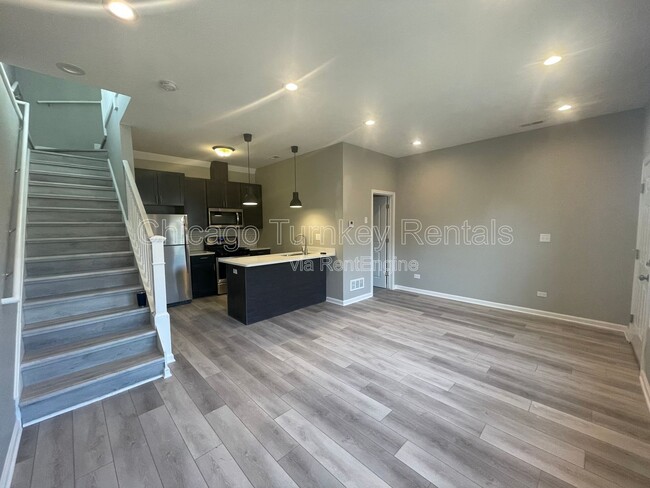 Building Photo - 2624 W 24th St