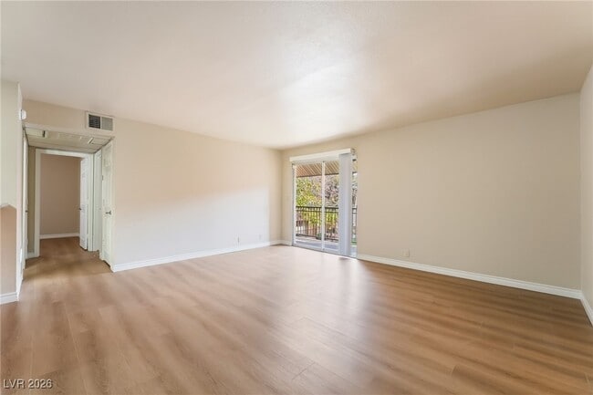 Photo - 5121 River Glen Dr Unit 144