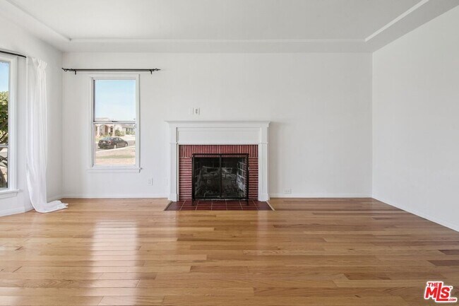 Photo - 8150 Kenyon Ave Casa