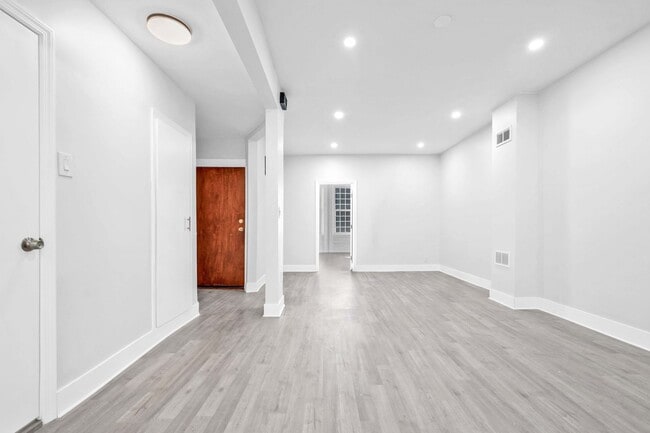 Photo - Spacious and Bright Renovated Parlour 2 BR/1BA with  Exclusive Backyard Access