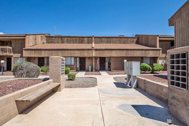 Photo - 833 S Avenue A