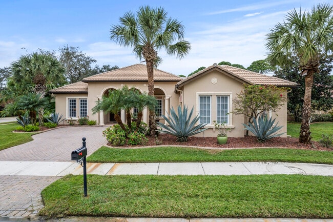 Photo - 801 SW Classico Ct