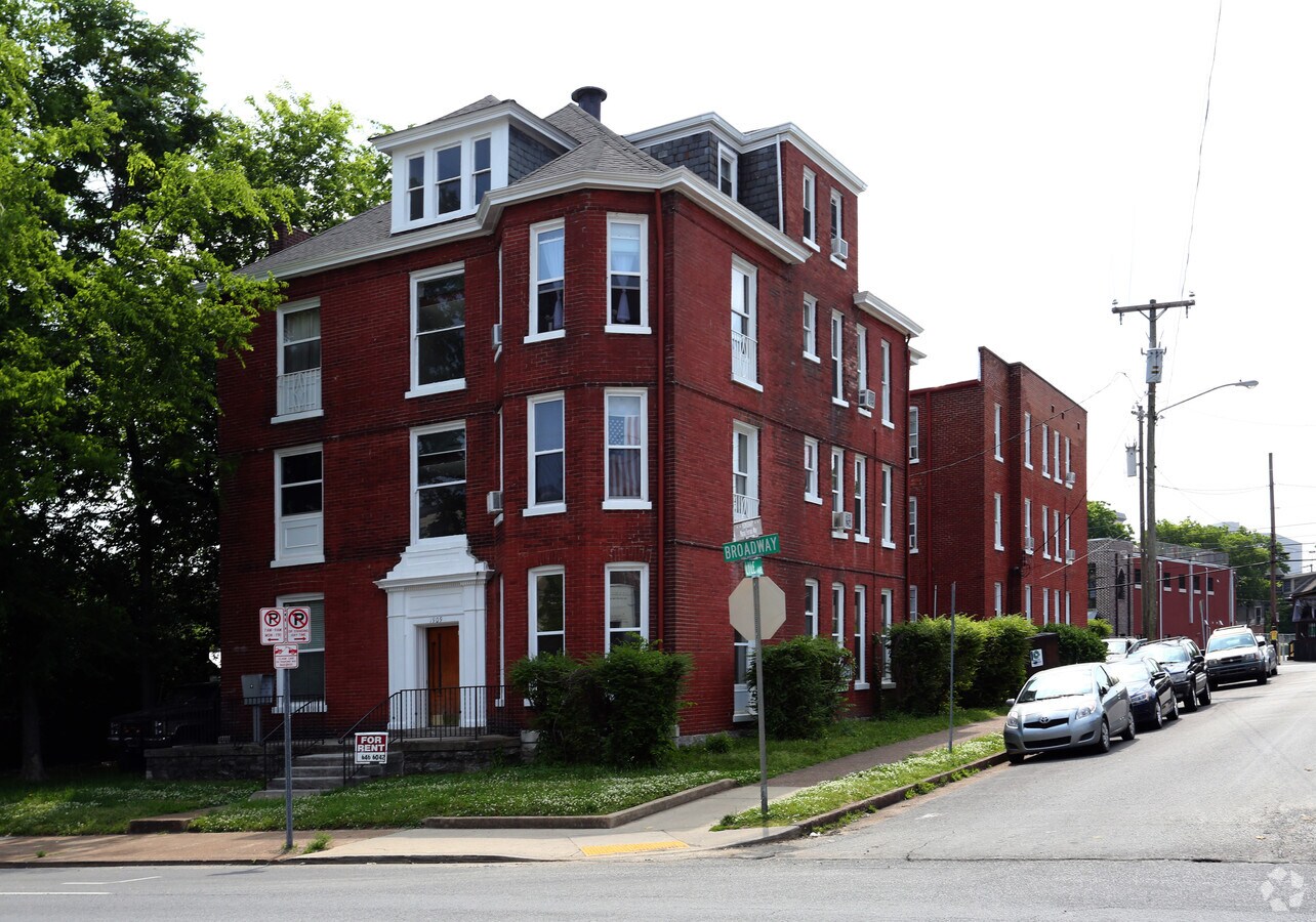 Photo - 1909 Broadway Apartments