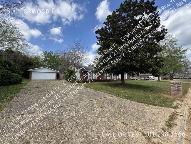 Photo - 800 Foxwood Dr