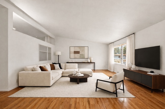 Building Photo - Windsor Crossing