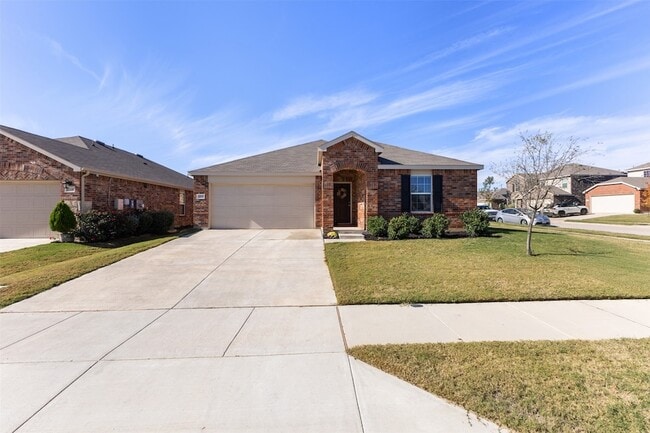 Photo - 10112 Falkland Rd