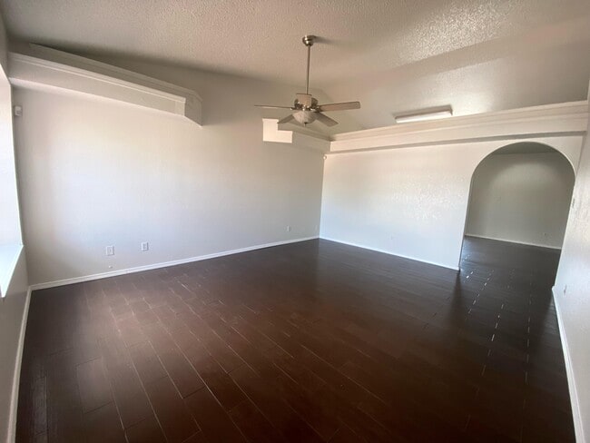 Photo - 3303 Almedia Pl