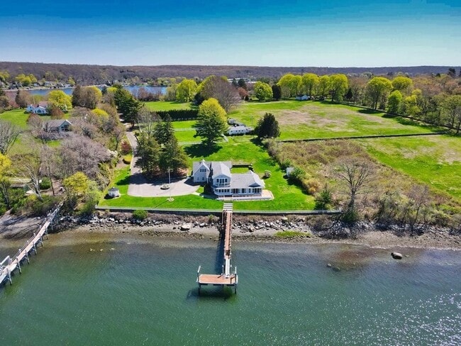 Photo - 149 Nanaquaket Rd