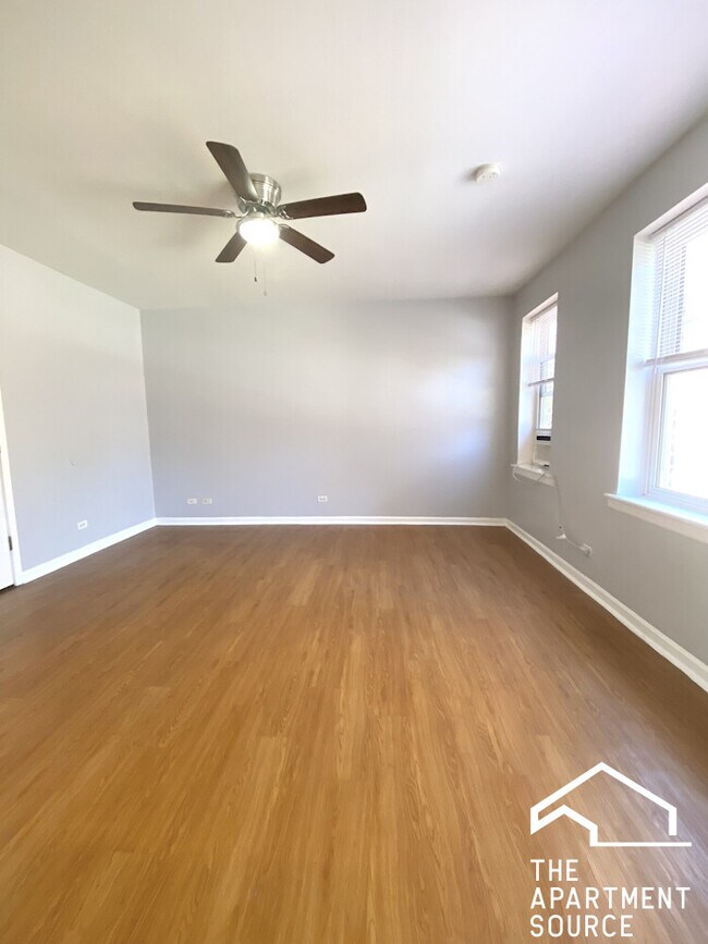 Photo - 4241 N Kenmore Ave Unit 108