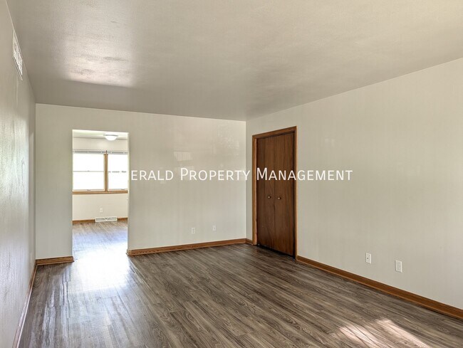 590 N Mulford Rd Unit 3