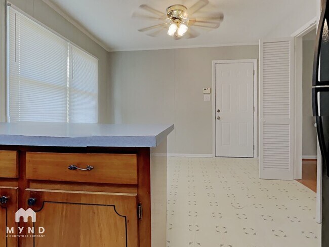 Photo - 221 Tanglewood Dr