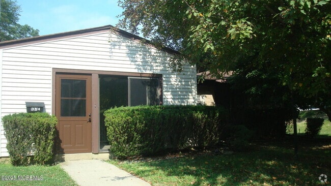 Building Photo - 137 Amberly Dr Rental