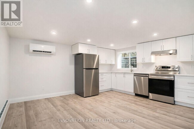 Photo - 21 Parkside Crescent Unit B