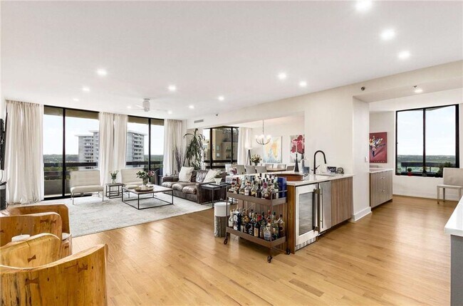 Photo - 2660 Peachtree Rd Unit 18H