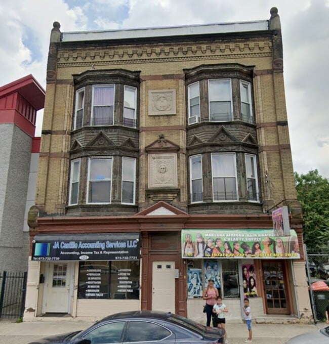 Photo - 105 Roseville Ave Unidad Apt 3L