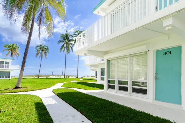 Building Photo - El Dorado Club Unit 301