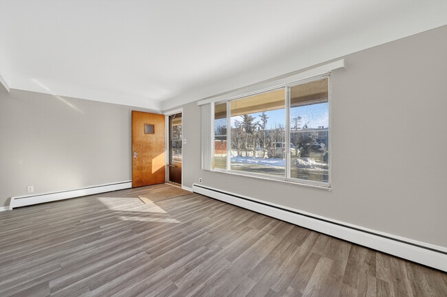 Photo - 23 W Burdick St