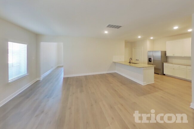 Photo - 1210 Dye Blvd