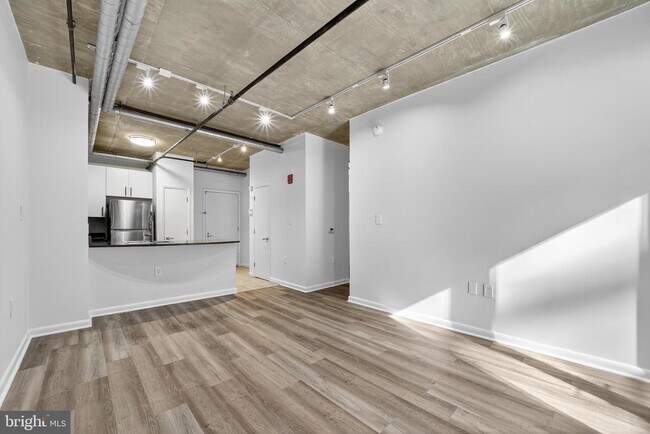 Photo - 1300 N St NW Unidad 18