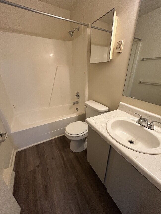 Photo - 2 Bedroom 1.5 Bath Townhome on culdesac with fenced in back yard. Close to shops, I-81 commuter r...