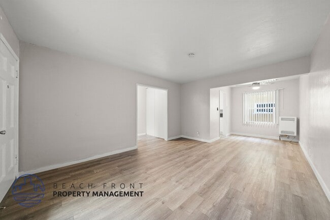 Photo - 2070-2080 Magnolia Ave.