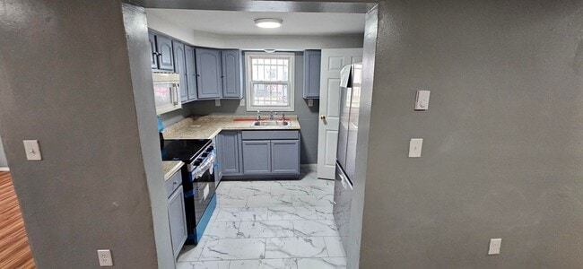 Building Photo - 12 N 11th St Unit B