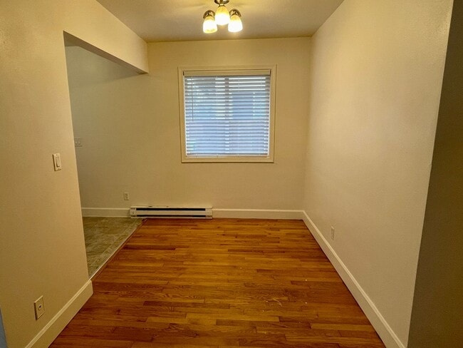 Photo - MANF01 Unit 4975