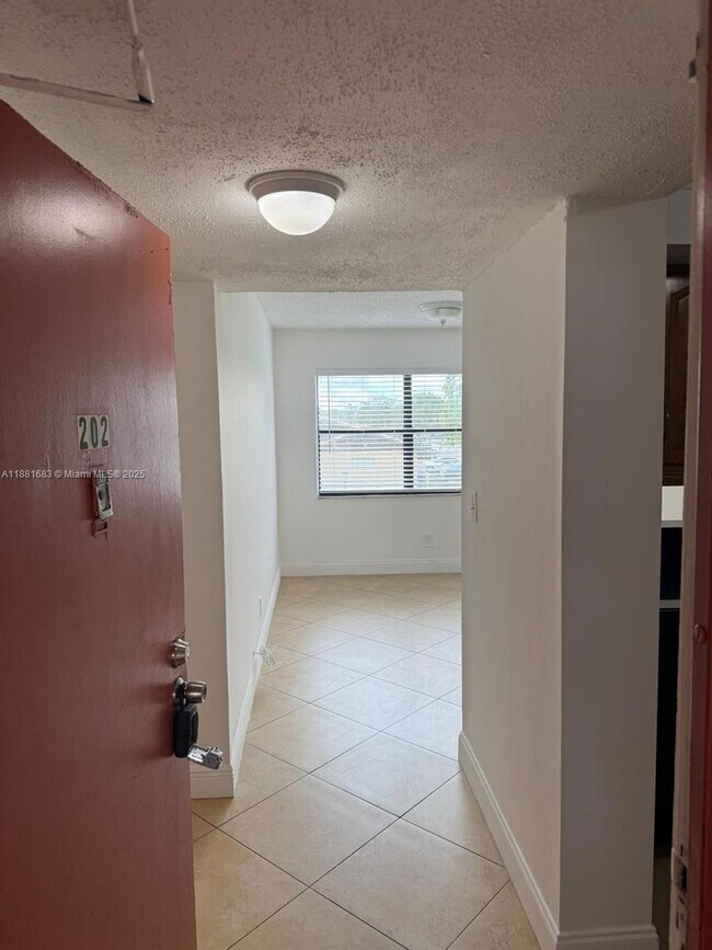 Photo - 3399 Foxcroft Rd Unidad 202