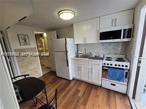 Building Photo - 5712 Hollywood Blvd Unit 1