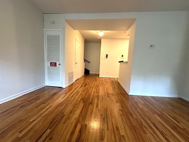 Photo - 937 Lombard St Unit 202