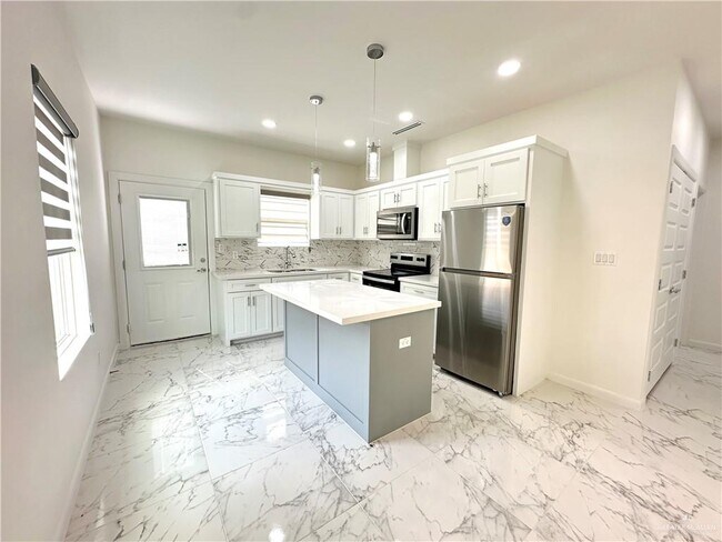 Photo - 15 N "E" St Unidad 2