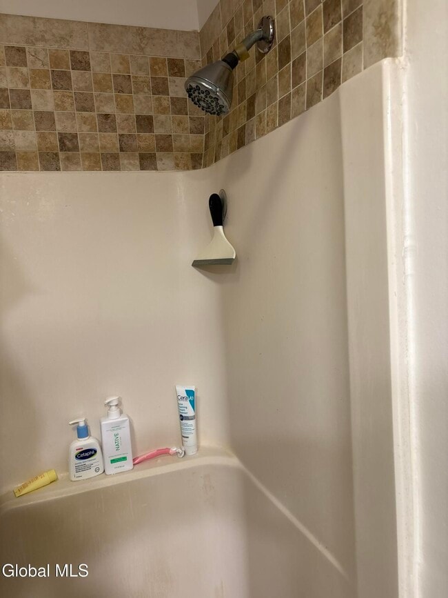 Photo - 161 Cedarview Ln