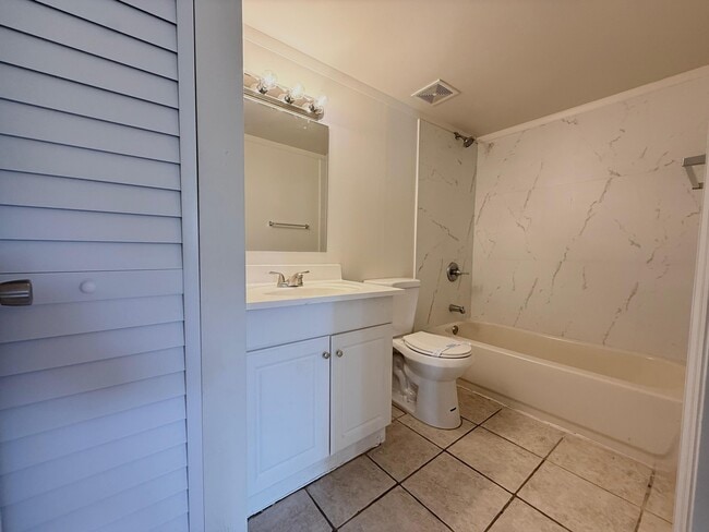 Photo - 1127 Lake Terry Dr Unit J