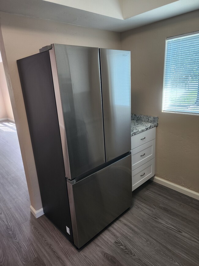 Photo - 696 Garfield Ave