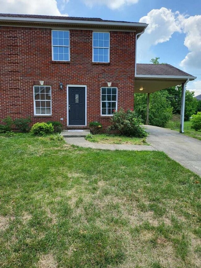 Building Photo - 223 Tanbark Dr