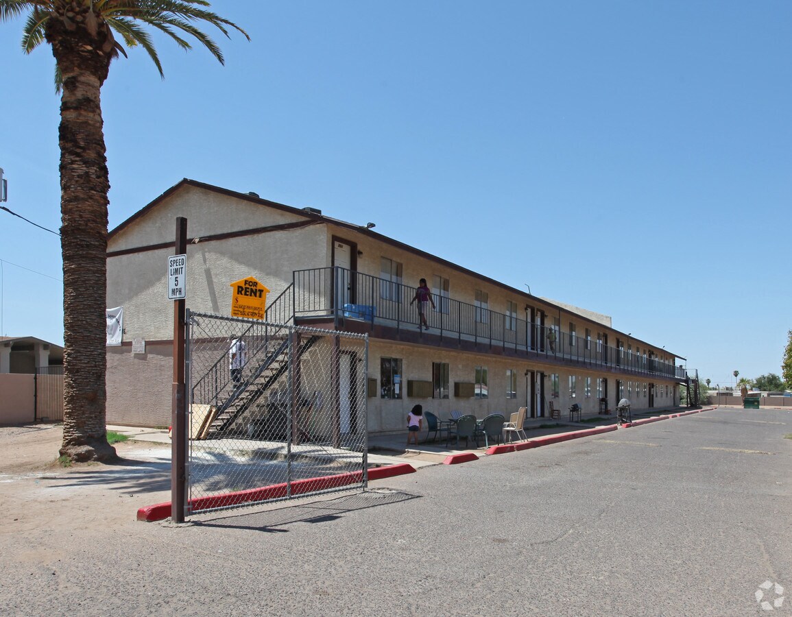 Photo - Cactus Apartments