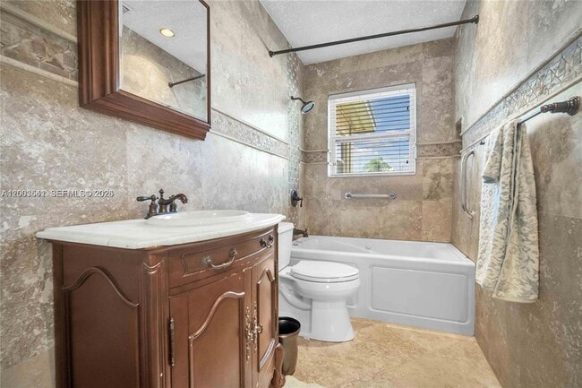 Photo - 2825 SW 5th St