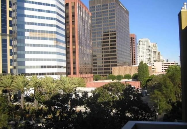 Building Photo - 10960 Ashton Ave Unit 208